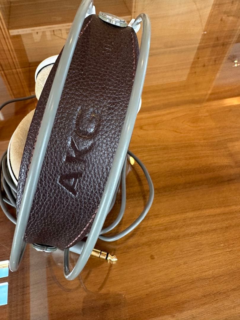 AKG モニターヘッドホン K701