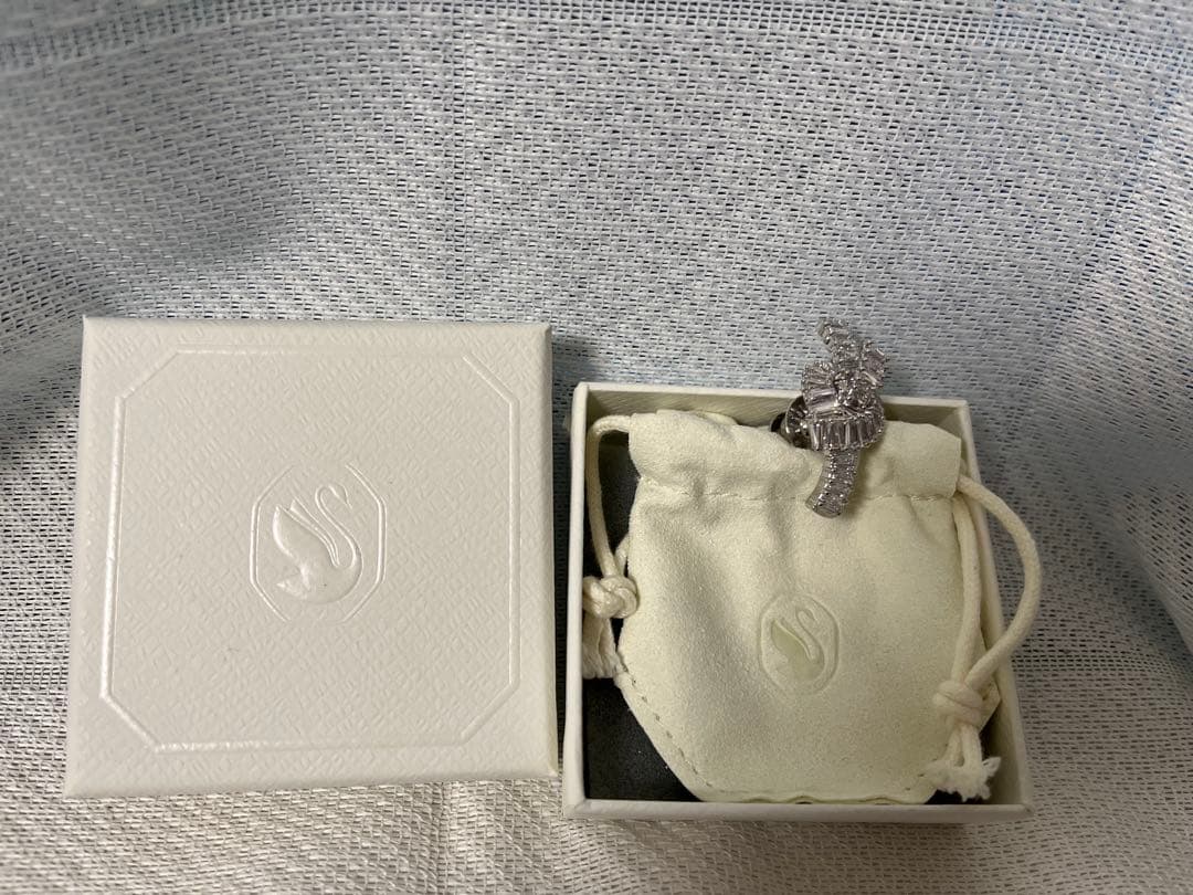 Swarovski タックピン　Matrix ピン