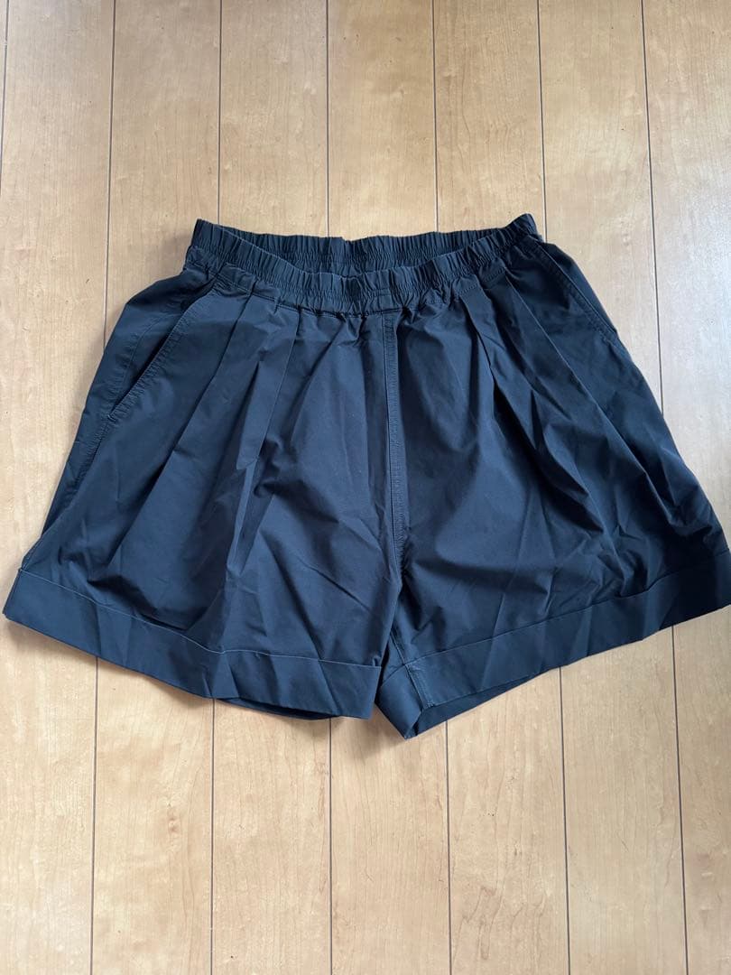 東原亜希　FORME ショートパンツ 黒　撥水