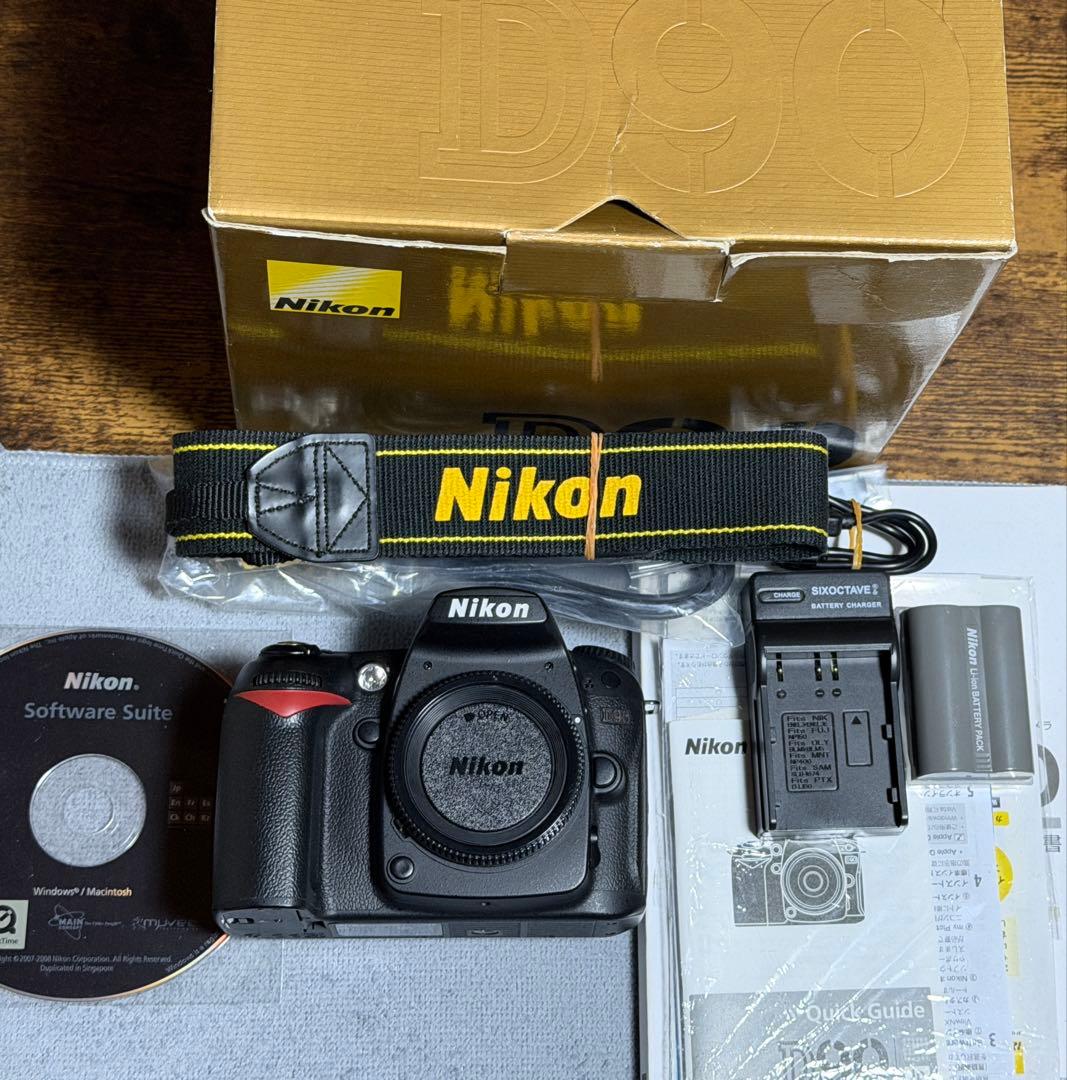 極美品 NIKON ニコン D90 デジタル一眼レフ