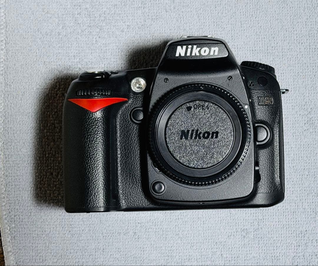 極美品 NIKON ニコン D90 デジタル一眼レフ