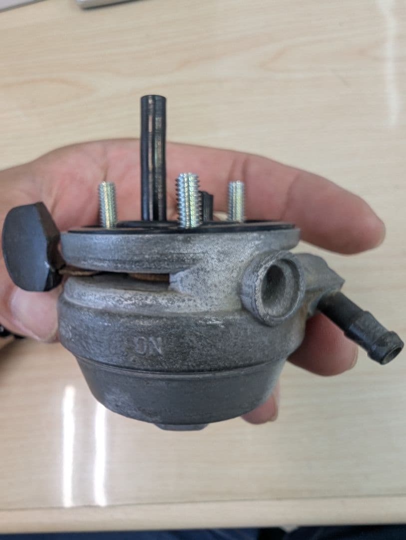 ホンダ　ベンリィc92　ガソリンコックと新品ガスケットセット　燃料コック