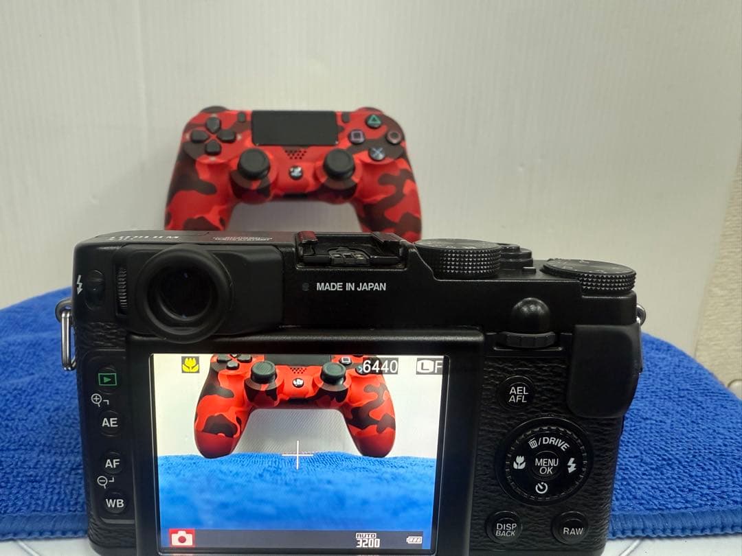 FUJIFILM X10 デジタルカメラ