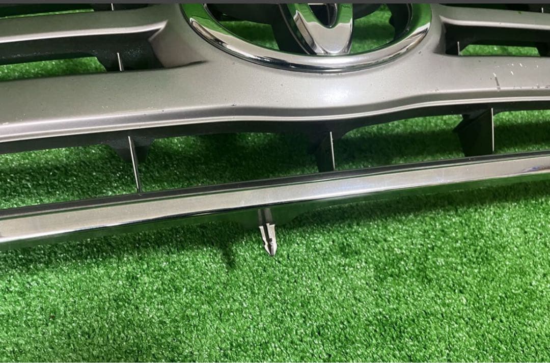 ランドクルーザー100 後期 純正 フロントグリル