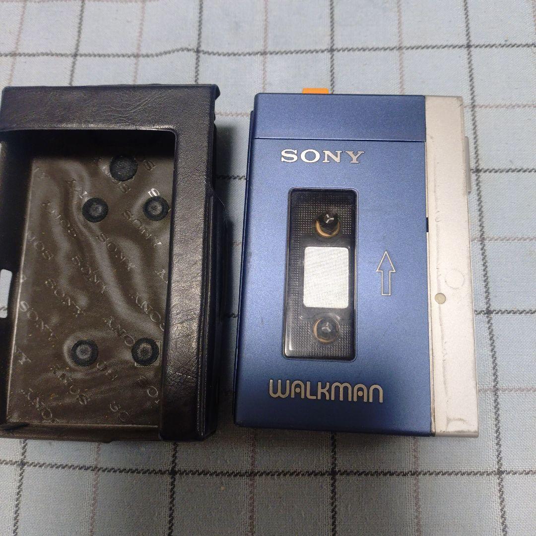 SONY WALKMAN カセットプレーヤー 青 ケース付き　ジャンク品