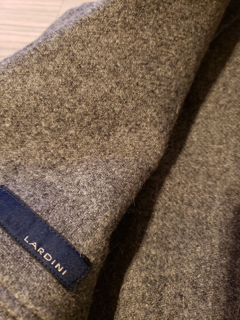 美品ラルディーニ　46　グレージャケットです。