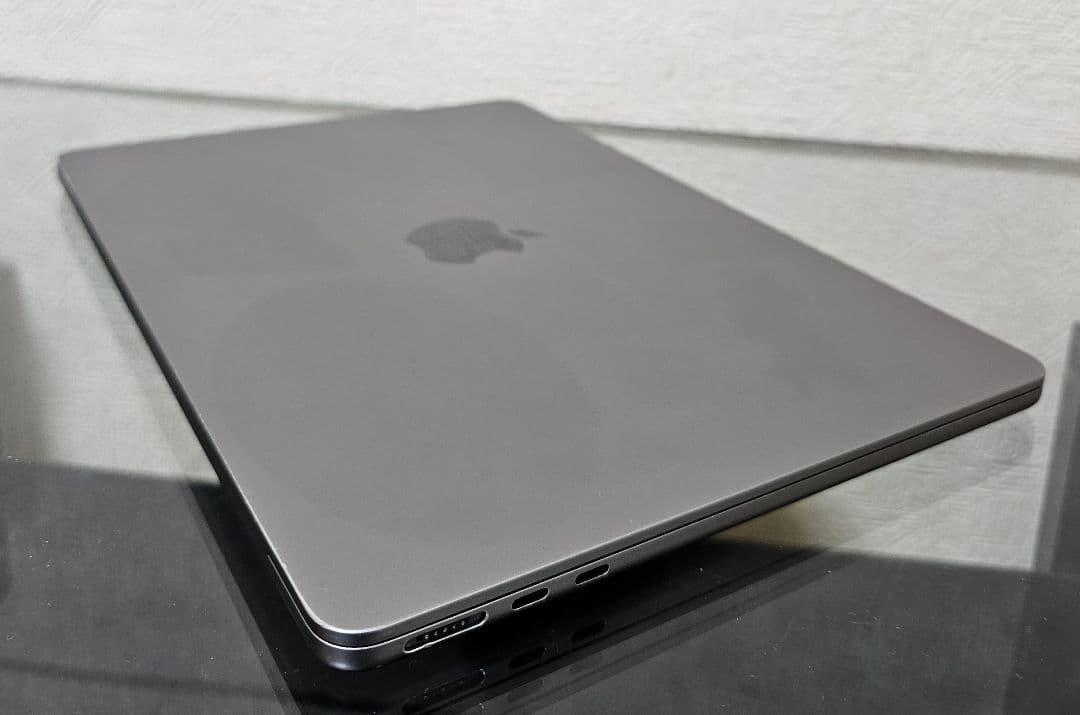 Apple MacBook Air 13.6 インチ 2022 1TB 16GB