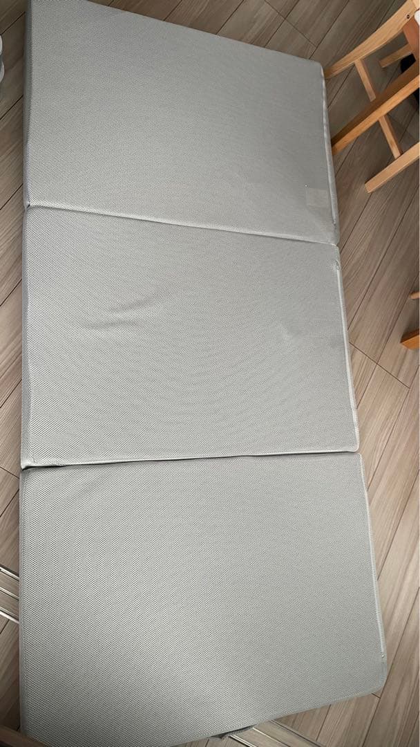 美品　gokumin 三つ折りシングルマットレス　ホワイト　定価18998円