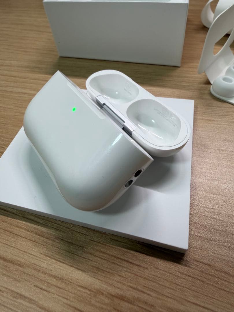 ニ*カ様 AirPodsPro3 充電ケース