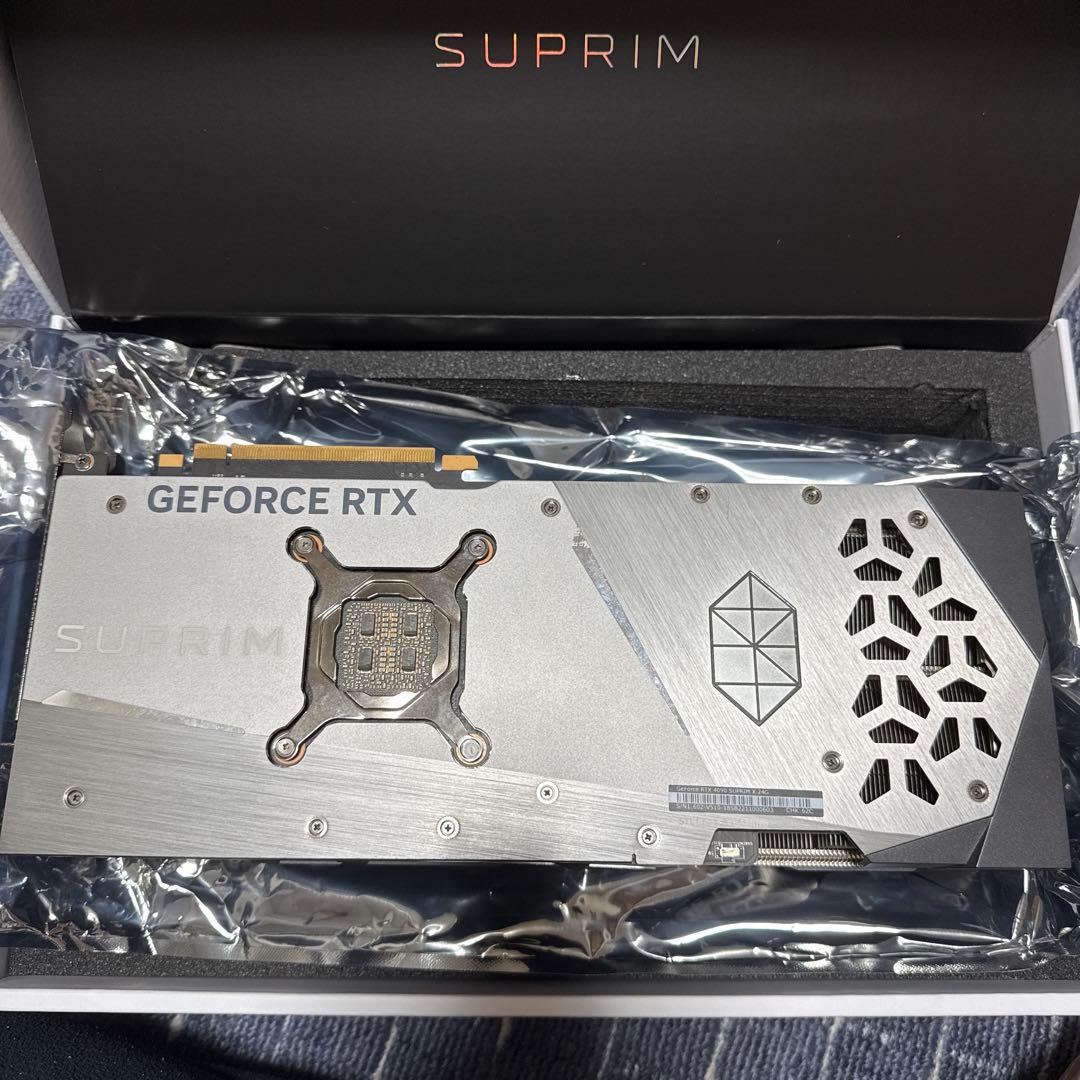 MSI SUPRIM X GEFORCE RTX 4090 本体