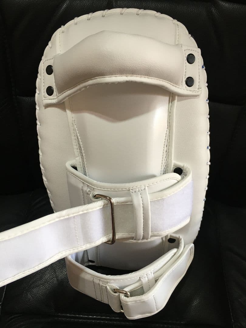 新品ボクシング　キックミット　持ちやすく蹴りやすい、打ちやすい