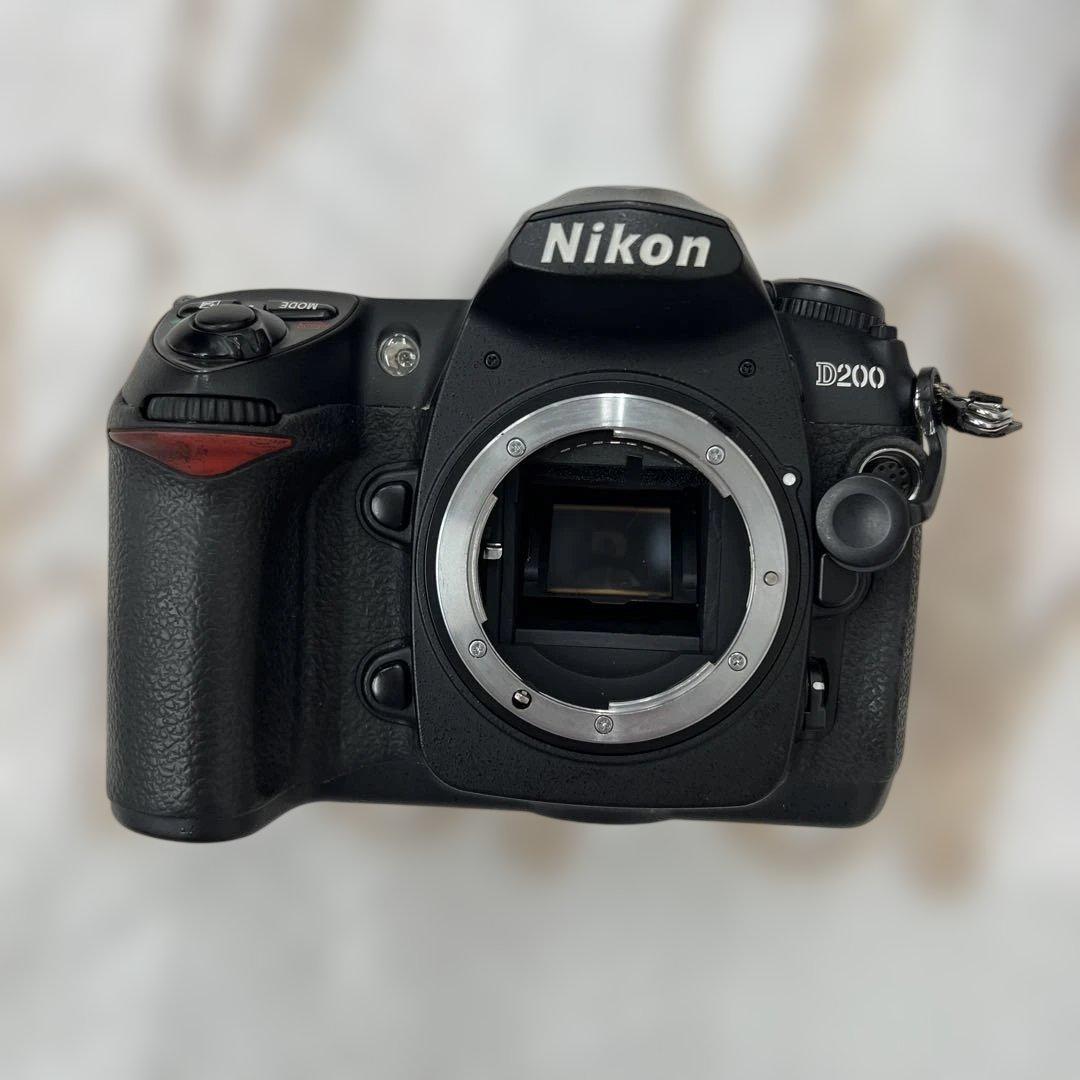 261259 Nikon デジタル一眼レフカメラ D200 ボディ本体