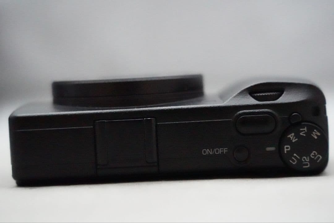 ☆付属品多数☆ リコー GR Ⅲx GRレンズ 26.1㎜ F=1:2.8