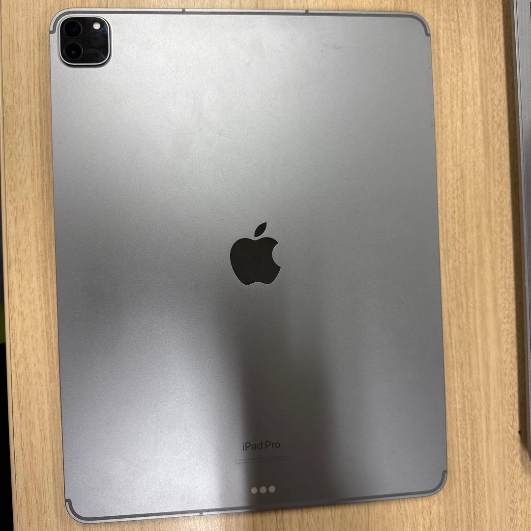 iPad Pro 12.9インチ　第6世代　SIMフリー