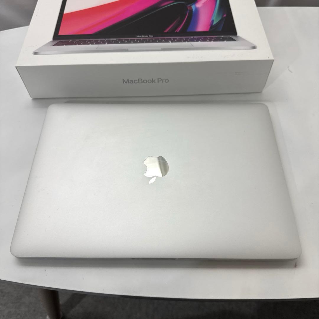 【美品】MacBook Pro 13インチ M2チップ シルバー 512GB