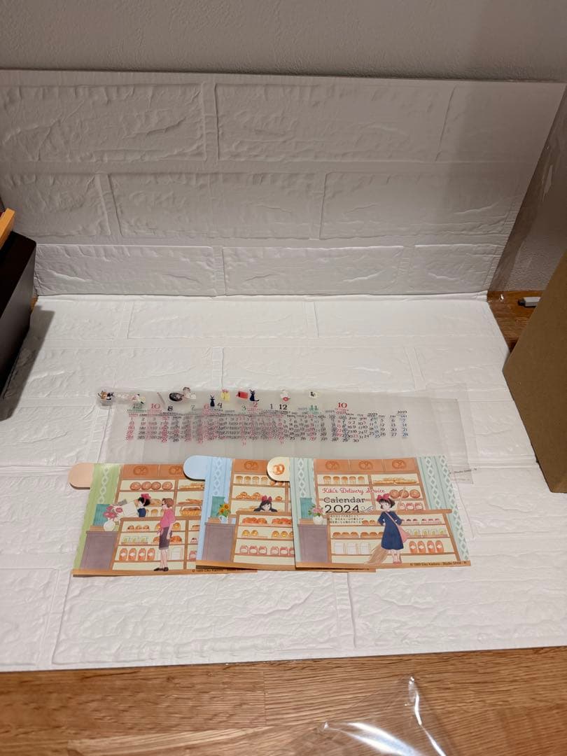 スタジオジブリ 魔女の宅急便 2024ジオラマカレンダー グーチョキパン店の店先