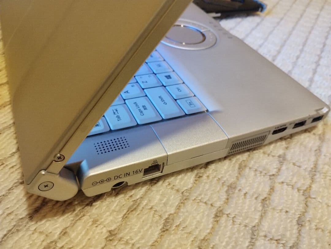 液晶画面15.6インチ8GB Panasonic CF-B11 SSD240GB