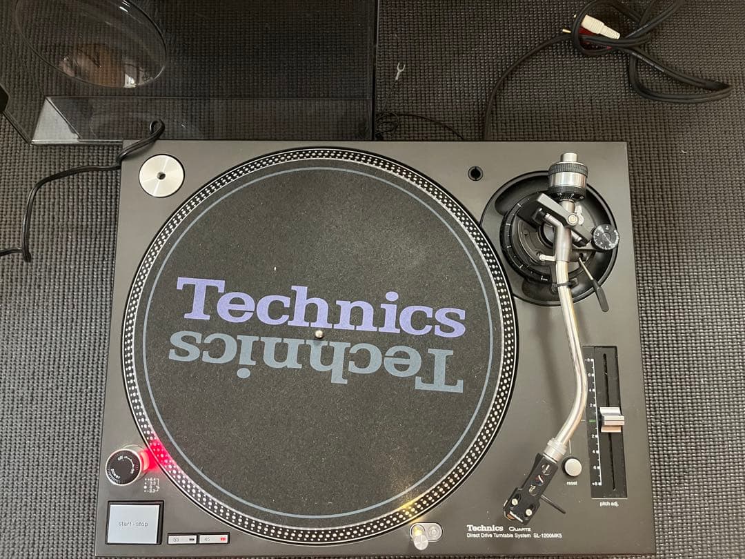 Technics SL-1200 MK5 テクニクス ターンテーブル　①