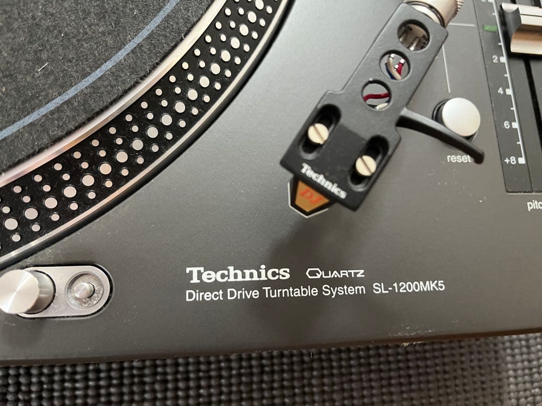 Technics SL-1200 MK5 テクニクス ターンテーブル　①