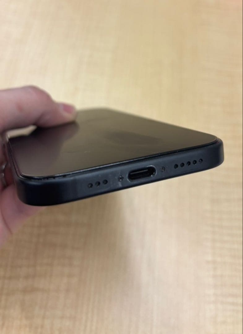 iPhone 15 128GB ブラック(バッテリー90%)