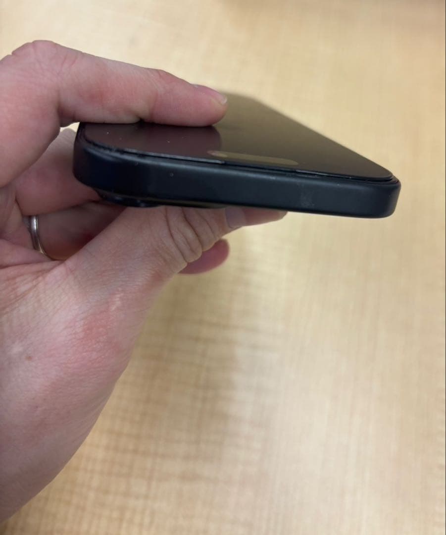 iPhone 15 128GB ブラック(バッテリー90%)