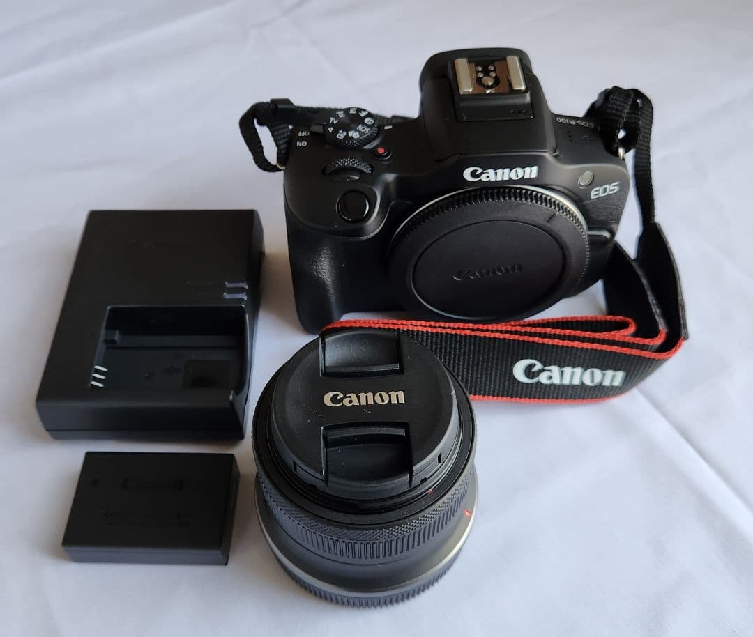 Canon EOS R100 ミラーレス一眼カメラ（レンズクリーニングセット付）