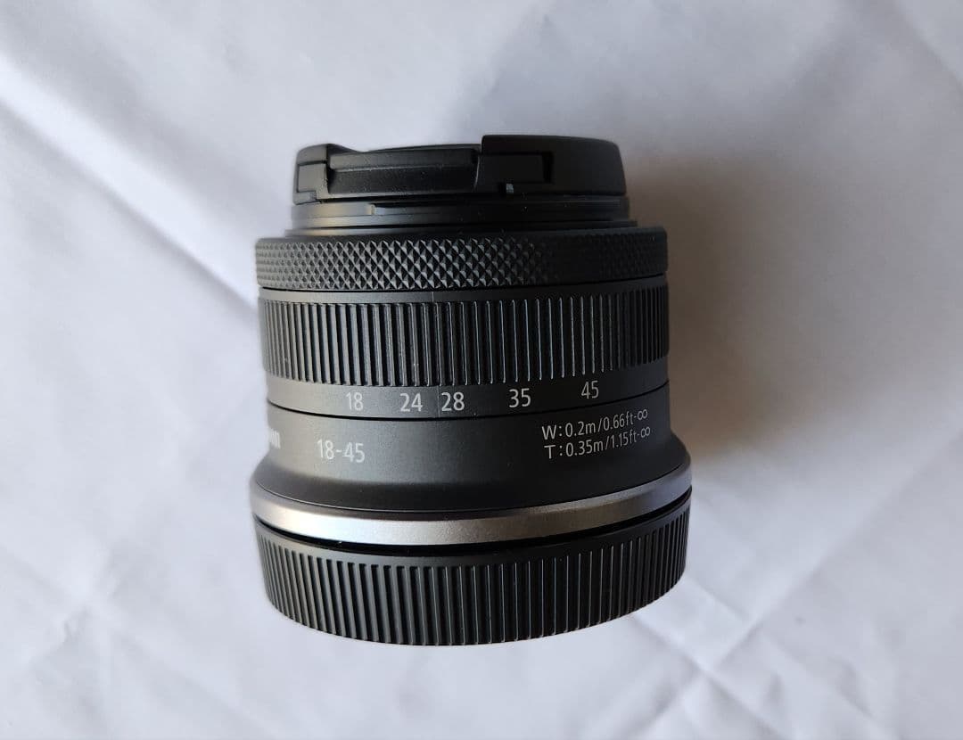 Canon EOS R100 ミラーレス一眼カメラ（レンズクリーニングセット付）