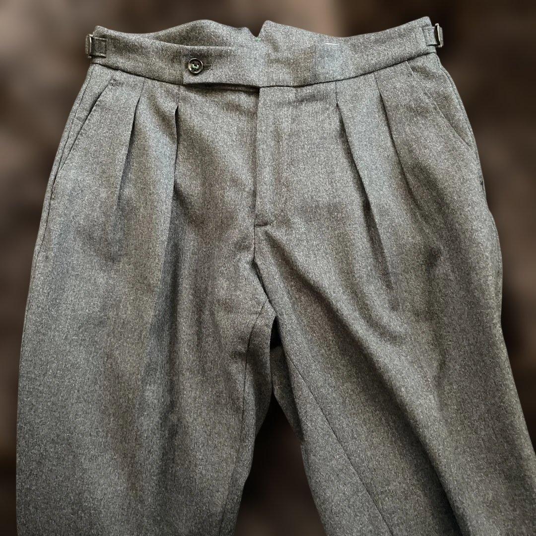 BERWICH ベルウィッチ スコッチ ウール 2プリーツ パンツ（グレー）