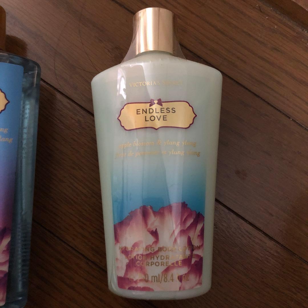 ヴィクトリアシークレット　エンドレスラブ　ボディローションとボディウォッシュ