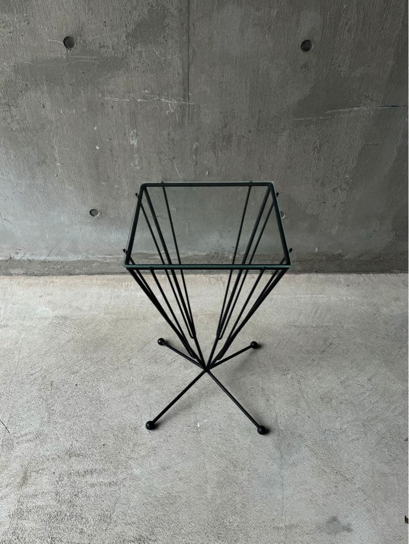 ポストモダン　ガラスサイドテーブル　ミッドセンチュリー　アーバンモダン