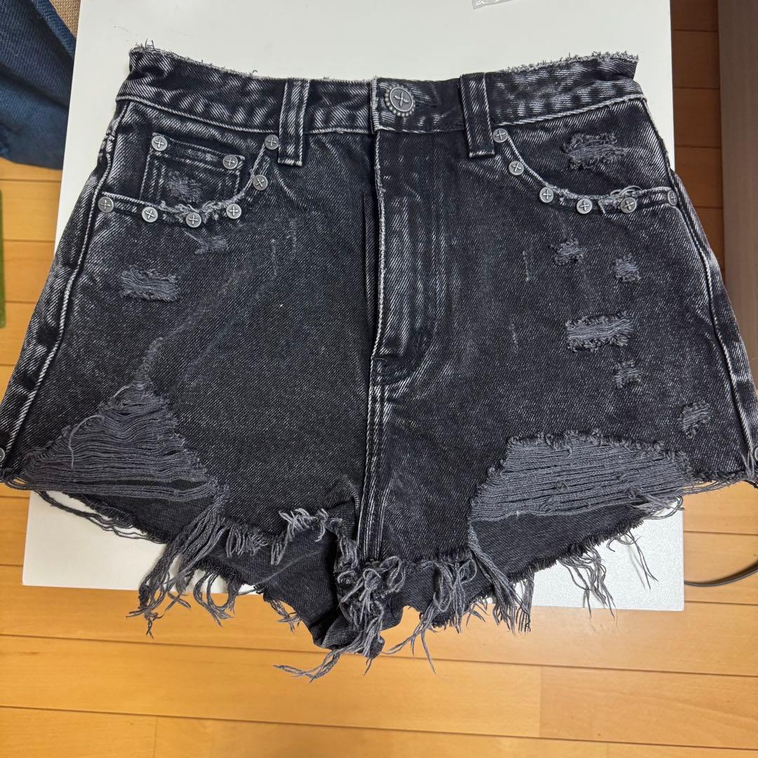 SMFK ブラック ショートパンツ