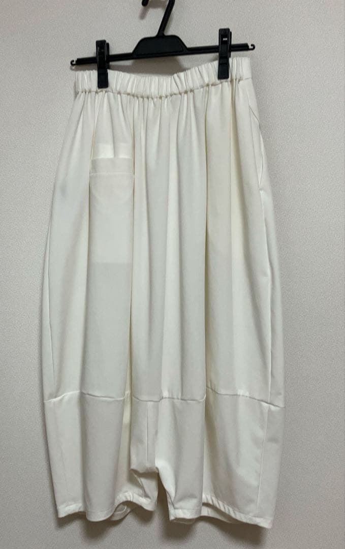 最終のお値下げしました‼️芽風 ホワイトサルエルパンツ
