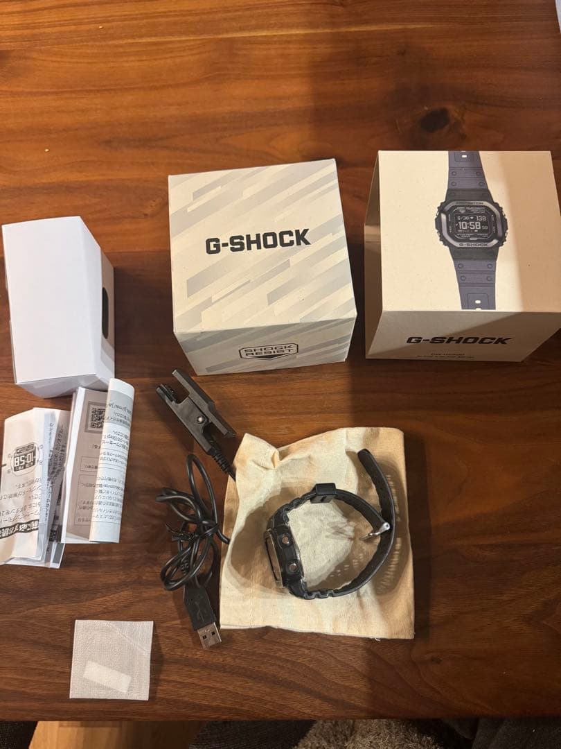 ど*ど様 【使用済】【傷あり】G-SHOCK DW-H5600 BLACK ME