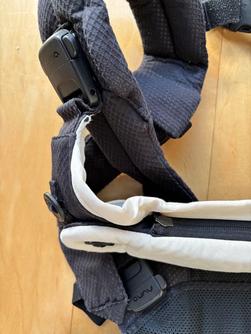 抱っこ紐　nuna ヌナ　CUDL