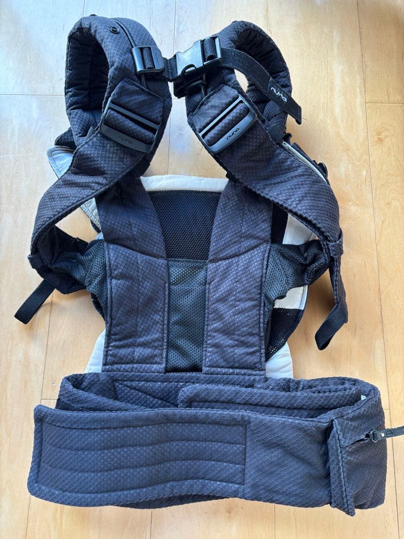 抱っこ紐　nuna ヌナ　CUDL