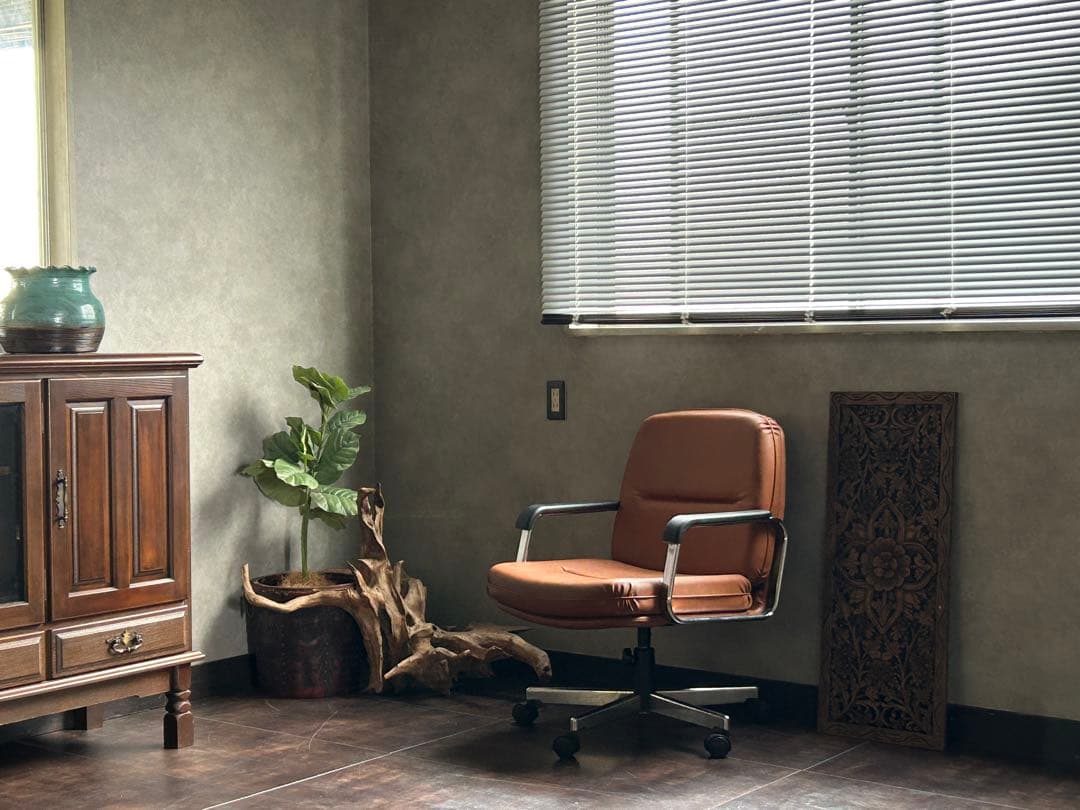 ②PLUS スイス　デスクチェア　レトロ　アームチェア　ミッドセンチュリー IH