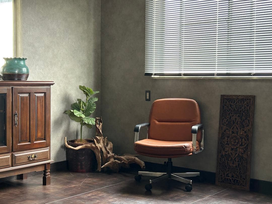 ②PLUS スイス　デスクチェア　レトロ　アームチェア　ミッドセンチュリー IH