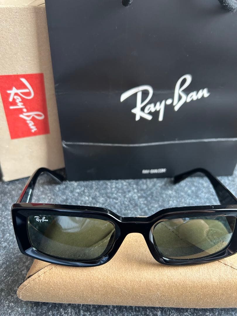 Ray-Ban ブラック サングラス スクエア型