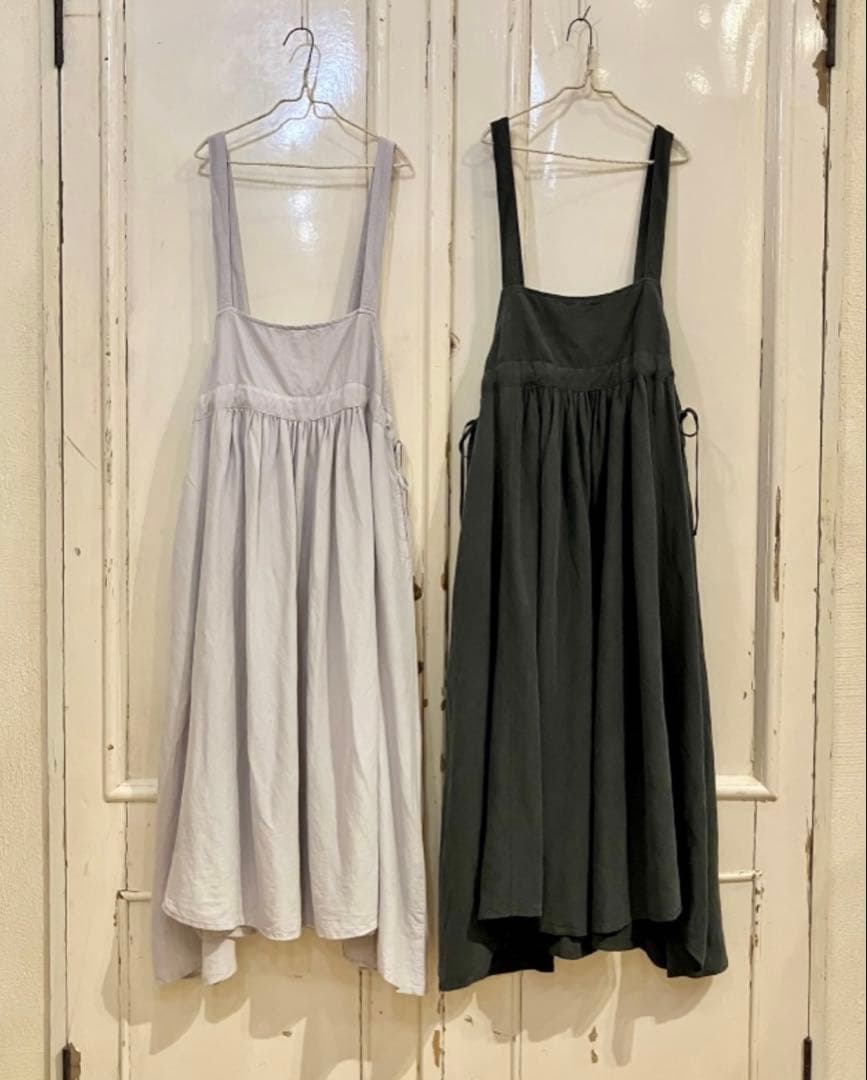 ネストローブ　シルクリネンエプロンワンピース　インクブラック