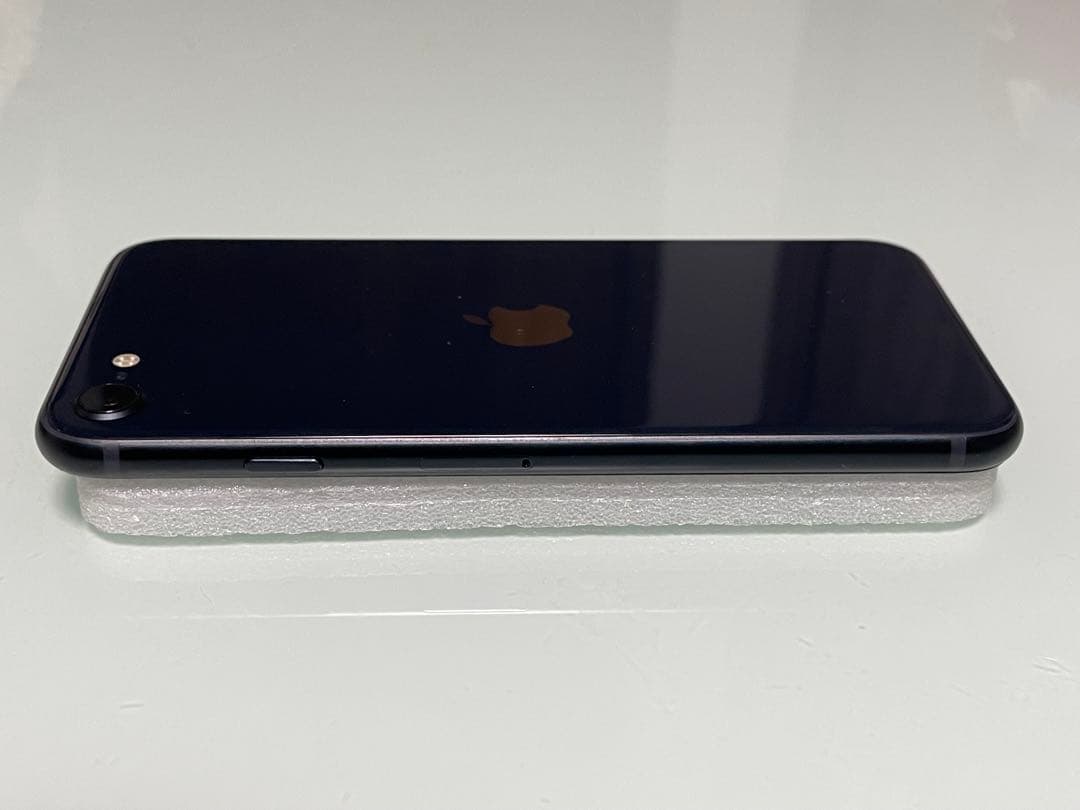 iPhone SE 第3世代 64gb ミッドナイト バッテリー100%