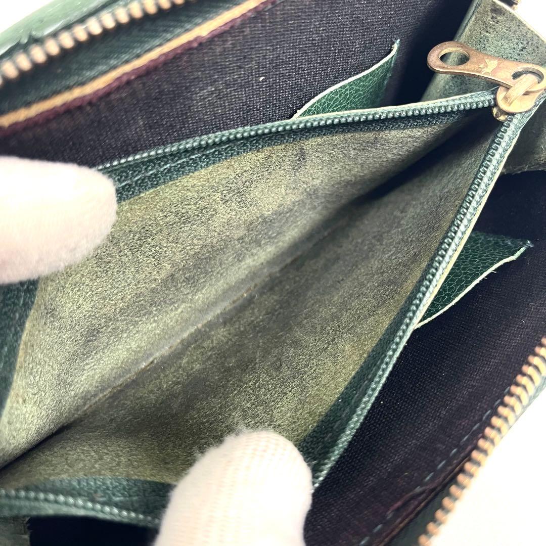 イルビゾンテ　長財布　2way 二つ折りラウンドファスナー　ロゴ型押し　レザー