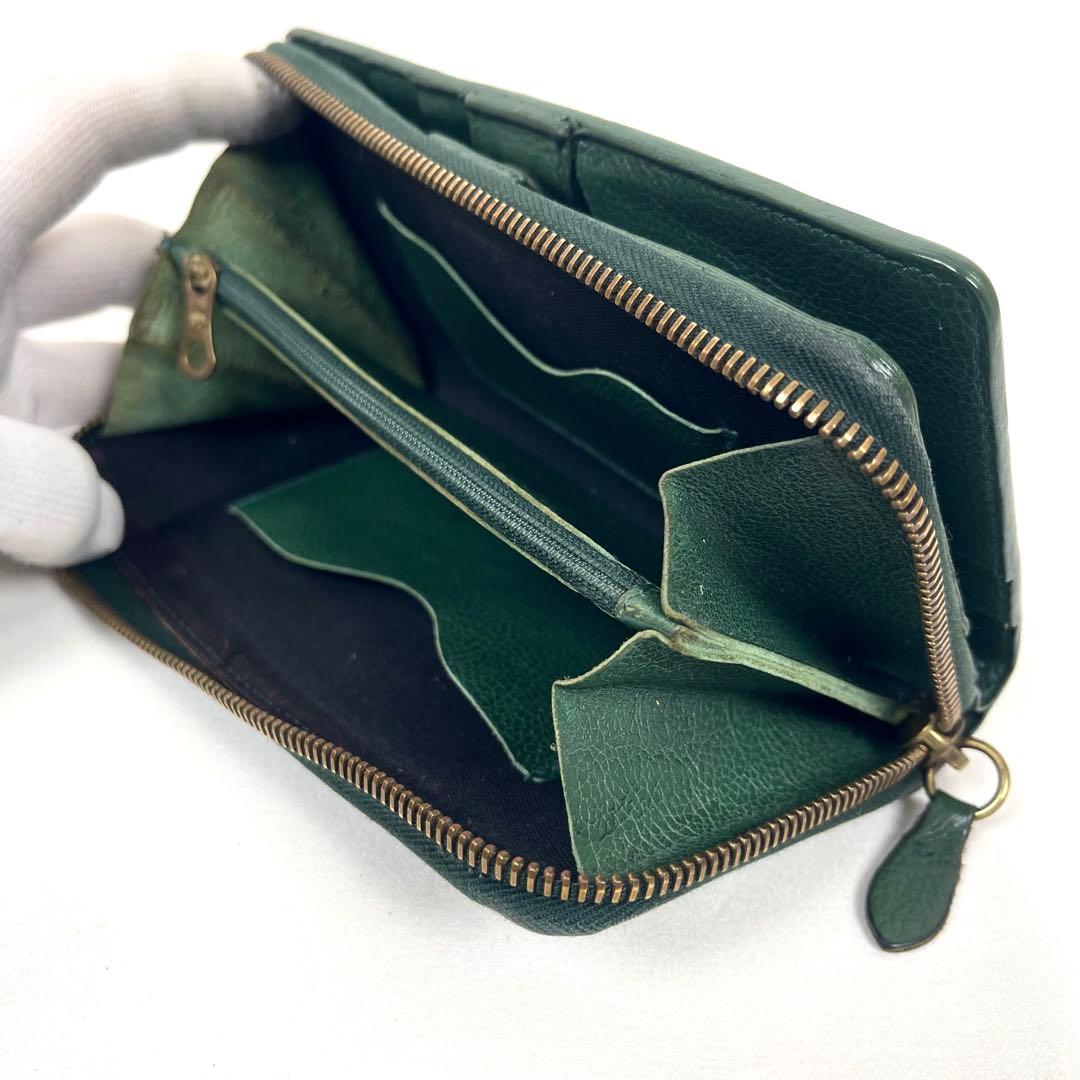 イルビゾンテ　長財布　2way 二つ折りラウンドファスナー　ロゴ型押し　レザー