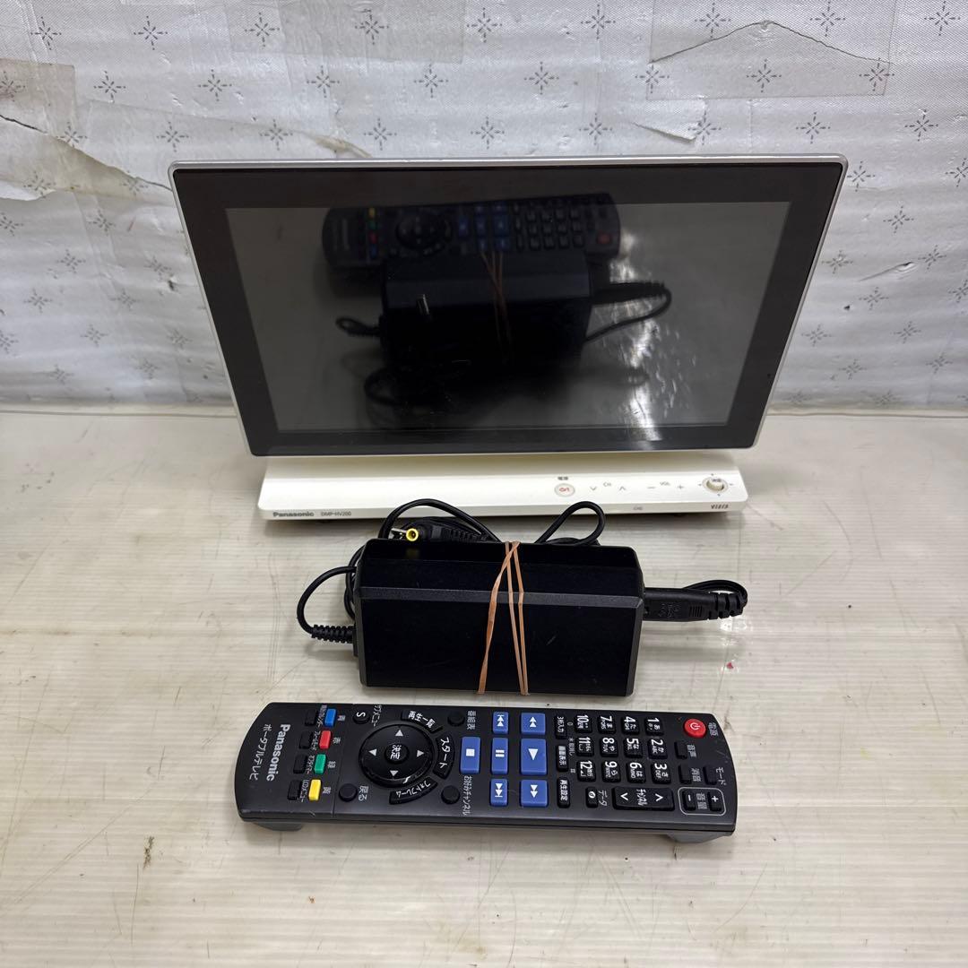 Panasonic DMP-HV200 ポータブル地上デジタルテレビ 10V型