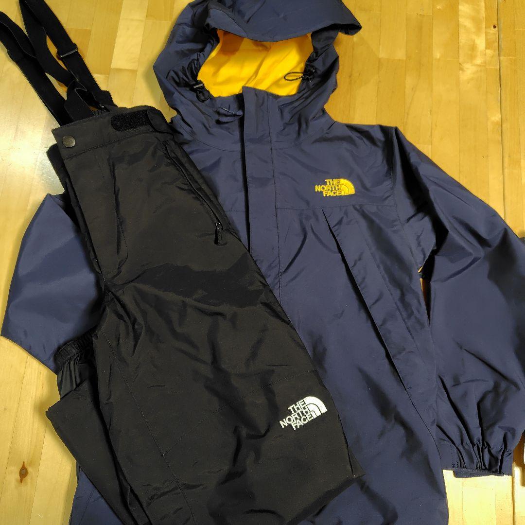 〈超美品✨️〉ノースフェイス　スノーウエア上下セット　140