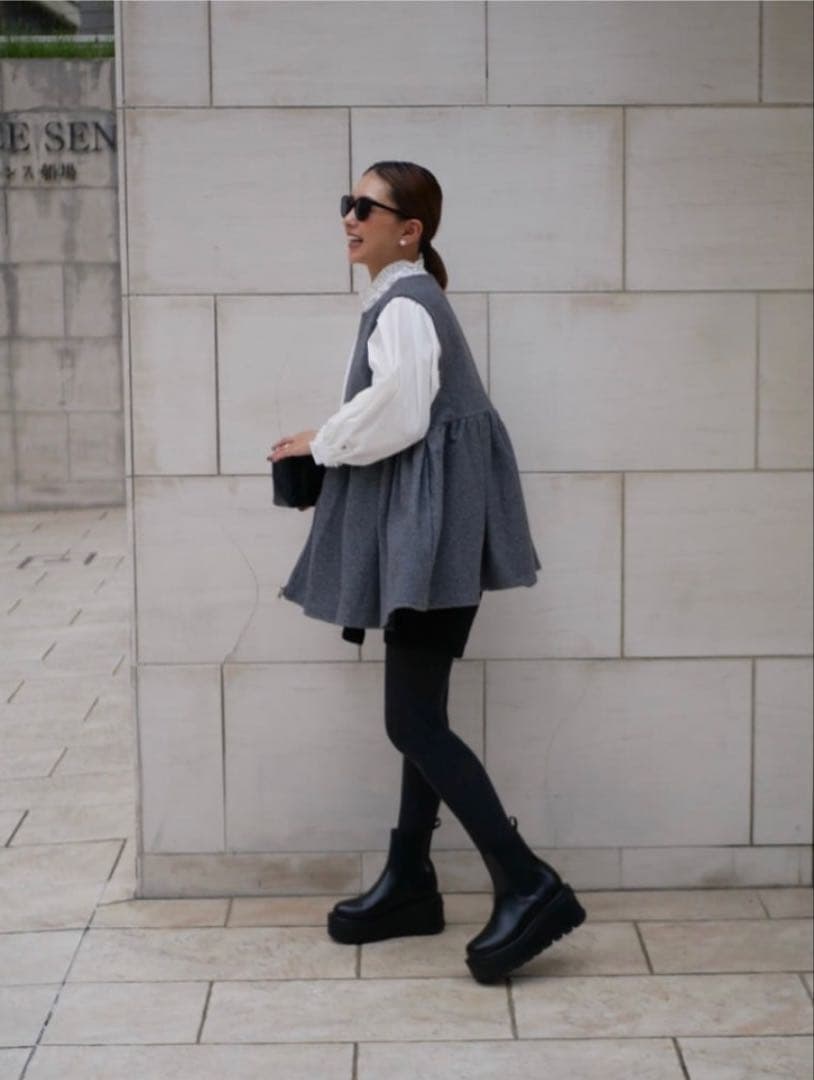 【Parum】2点おまとめ買いネックパールデザインフリルブラウス　ホワイト