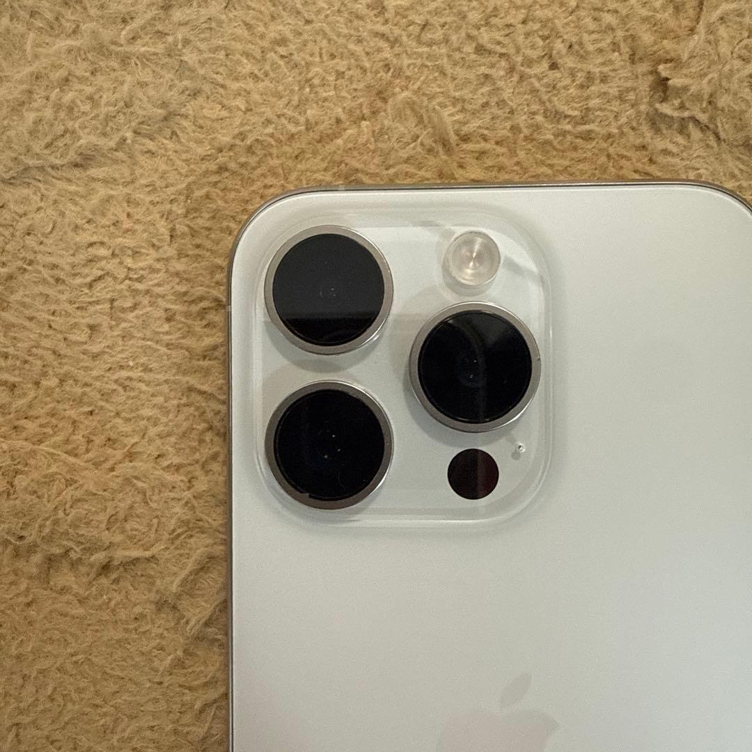 Apple iPhone 15 Pro ホワイト 本体