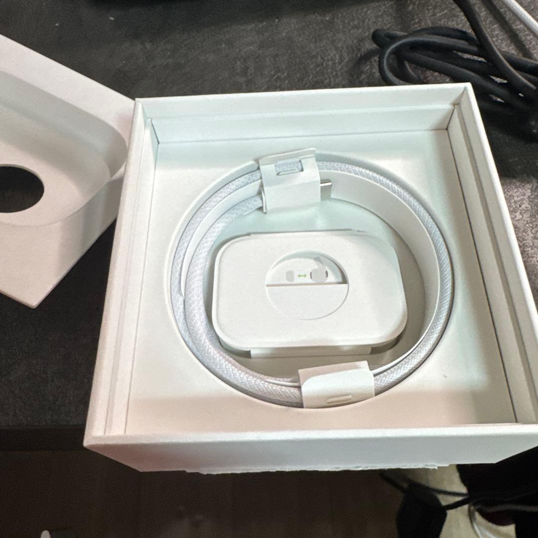 【ほぼ未使用美品】AirPods本体 ホワイト 充電ケース付