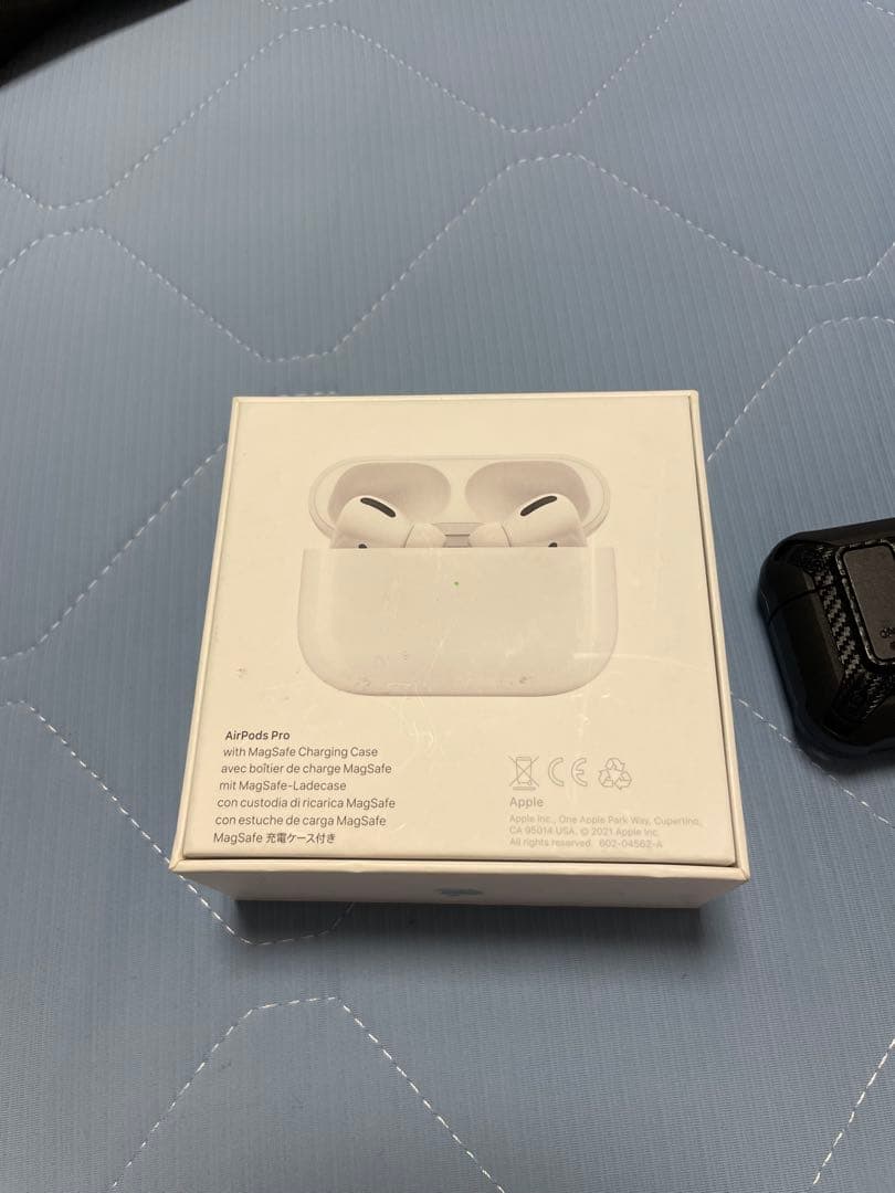 AirPods Pro 本体カバーケース充電ケーブル、イヤホンホルダー付き