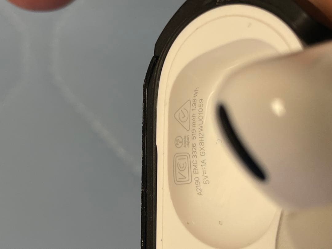 AirPods Pro 本体カバーケース充電ケーブル、イヤホンホルダー付き