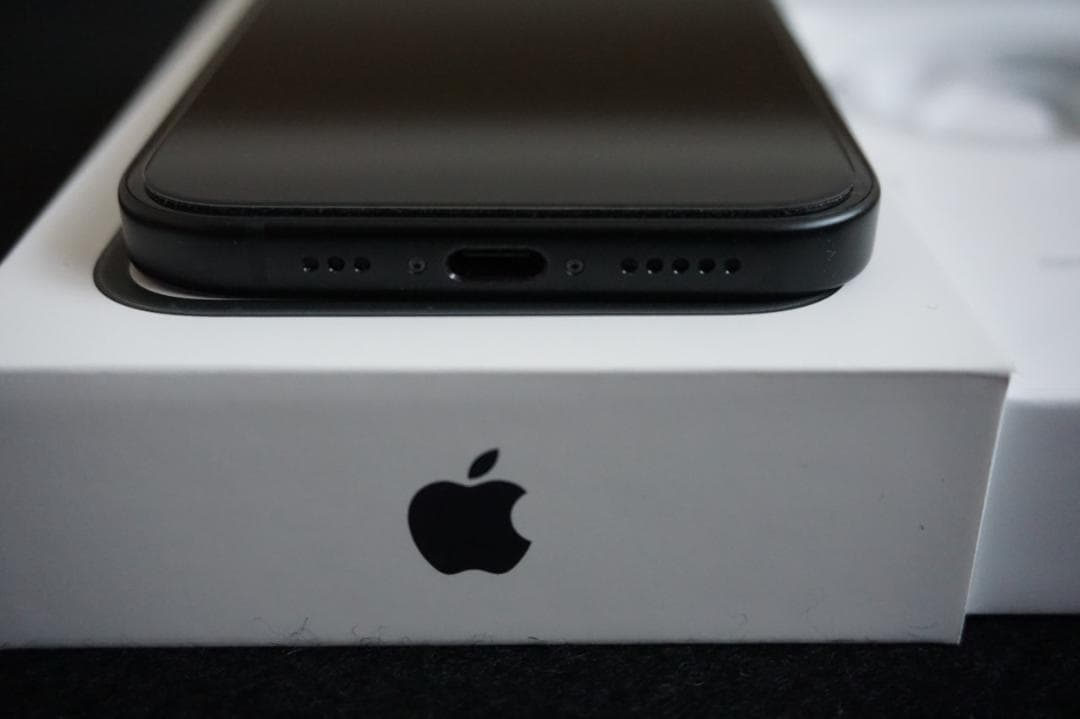 【美品】iPhone15 128GB ブラック 最大容量100% SIMフリー